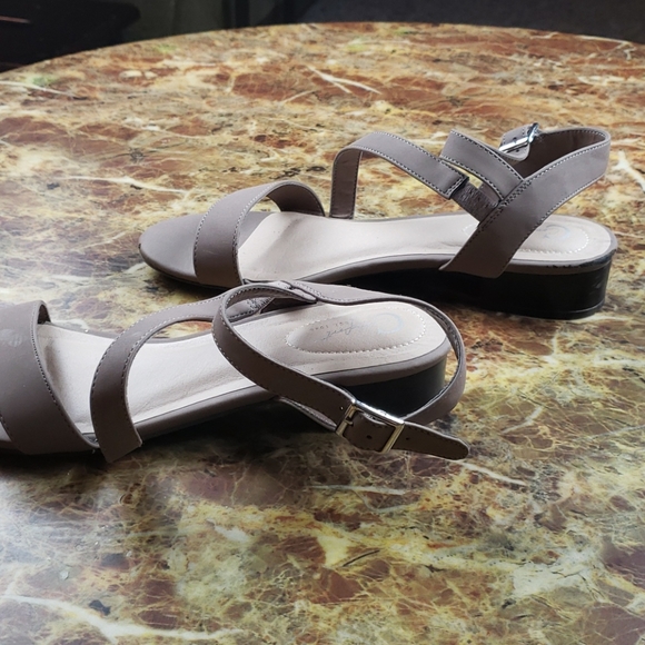 Nude C Comfort Sandals - Picture 4 of 7